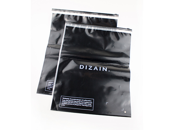 PE磨砂拉链袋生产